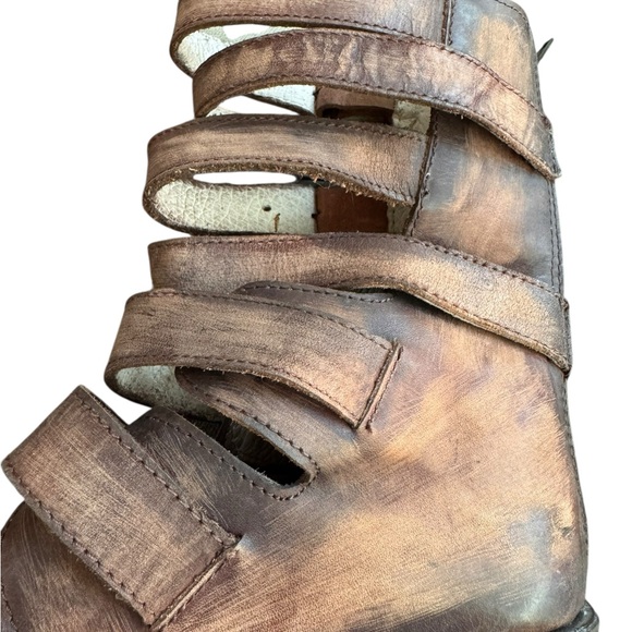 Freebird by Steven Bond Gladiator Sandal Women's 10 Brown Distressed Leather - Picture 10 of 15